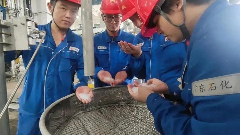 造纸消泡剂：揭秘其作用原理与选型要点